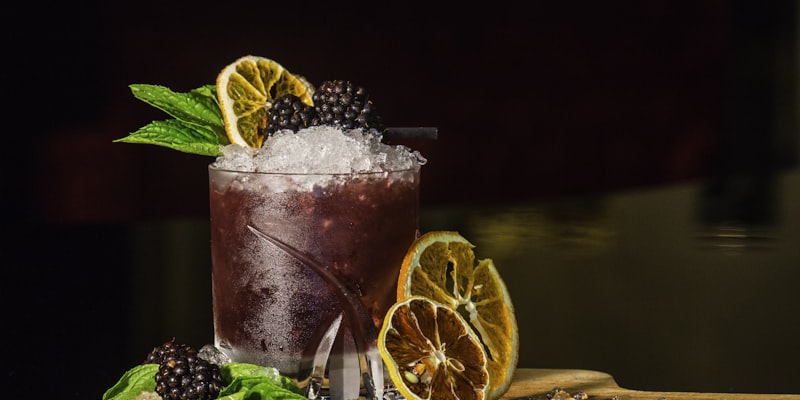 玩家部落社区举办线上球迷互动活动的海报