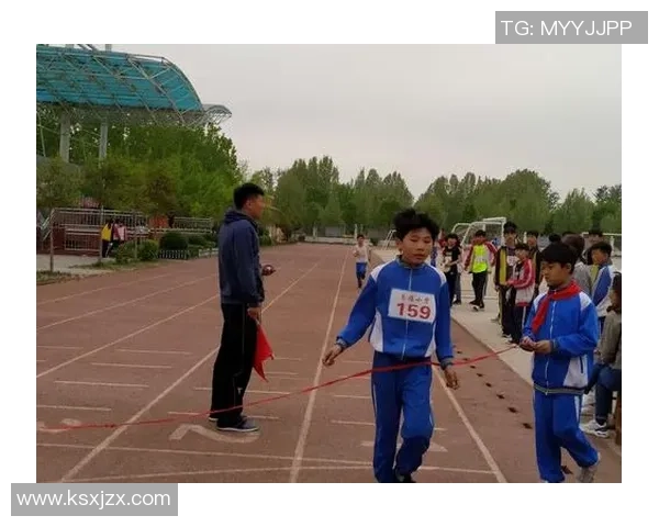 重庆足球队的奋斗与荣耀：一段不平凡的突破历程纪实